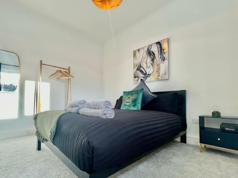 Cozy & Spacious 3-Bedroom Home By Tailored Accommodation Swansea Eksteriør bilde